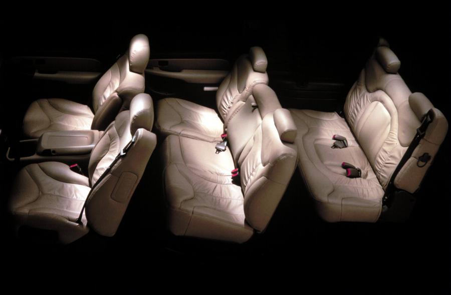  GMC Yukon 2000 года  (фото 48 из 51)